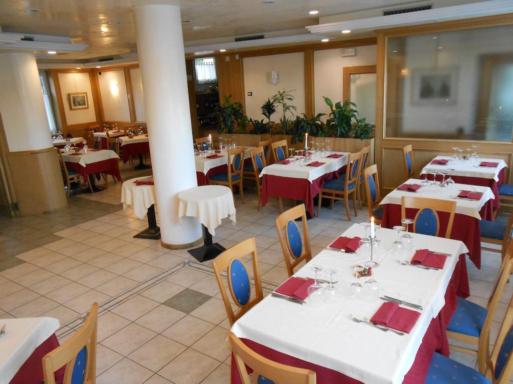 פלטרה Hotel Ristorante Sagittario מראה חיצוני תמונה