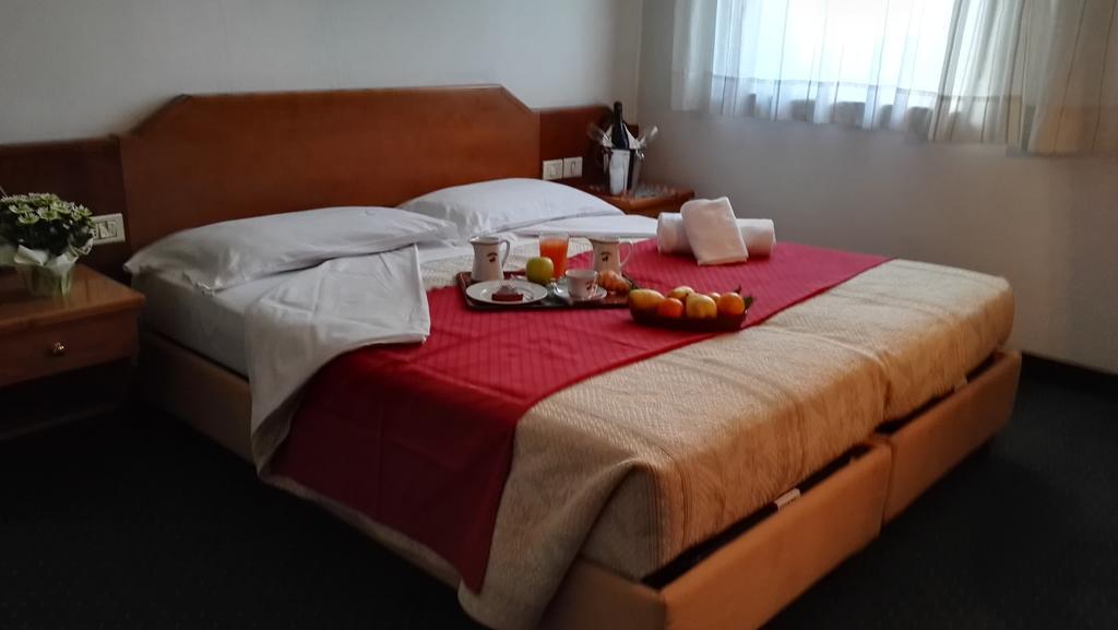 פלטרה Hotel Ristorante Sagittario מראה חיצוני תמונה